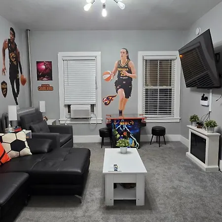 Sport Extravaganza, Near Cp & Sf, Wd, Pet Ok Apartment